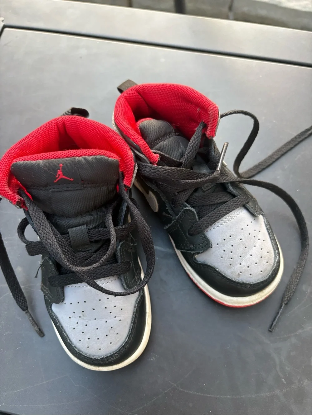 Nike Kids Mid-Top Sneakers in Black, Gray & Red